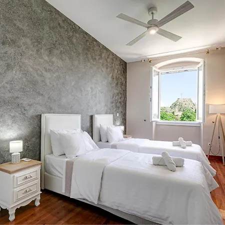 Liston Apartment *